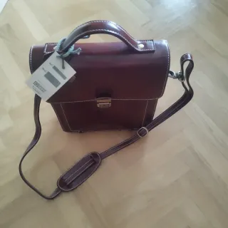 Maletín de piel nuevo con candado y llave