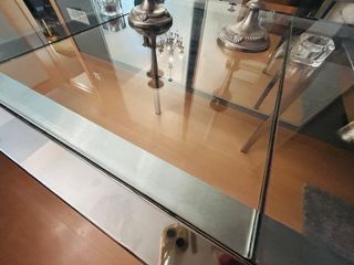 Mesa de cristal extensible plateada