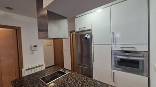 Piso en alquiler en Cuatro Caminos - Plaza de la Cubela en Coruña (A)