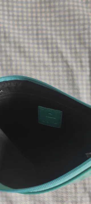 Bolso de mano azul turquesa