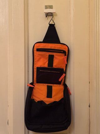 Neceser de viaje ratiopharm con gancho