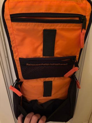 Neceser de viaje ratiopharm con gancho