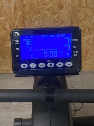 Máquina de remo poco usada