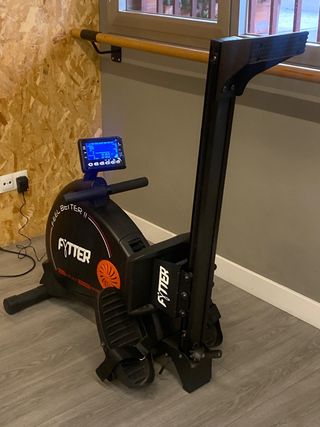 Máquina de remo poco usada