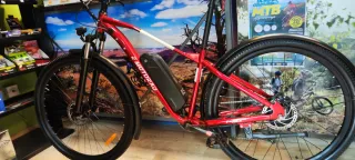 Bicicleta eléctrica roja E-MotoraD