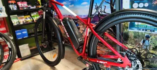 Bicicleta eléctrica roja E-MotoraD