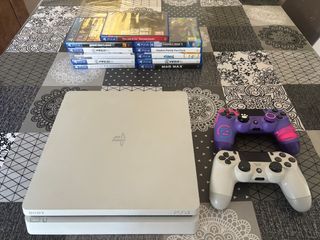 PS4 Slim Blanca + 11 Juegos + 2 Mandos