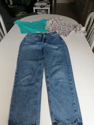 Pantalón vaquero Pull&Bear + 2 camisetas