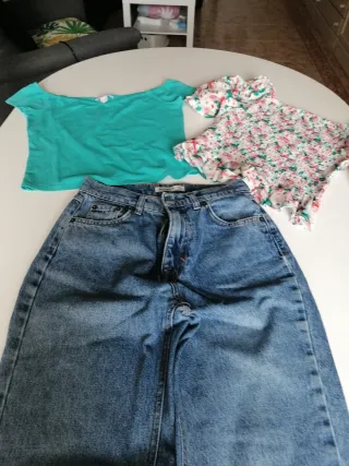Pantalón vaquero Pull&Bear + 2 camisetas