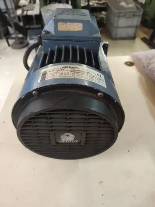 Motor trifásico ABB