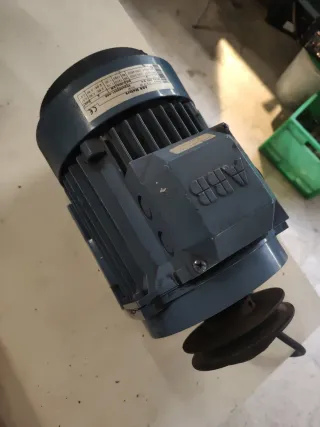 Motor trifásico ABB
