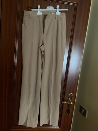 Pantalón recto Zara beige talla 34