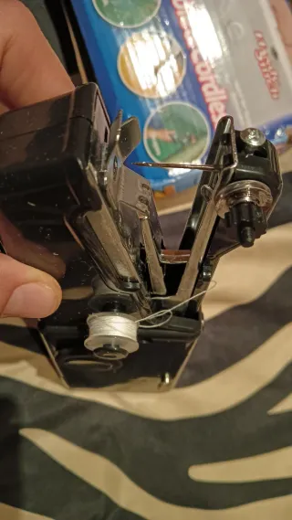 Máquina de coser portátil Handy Stitch