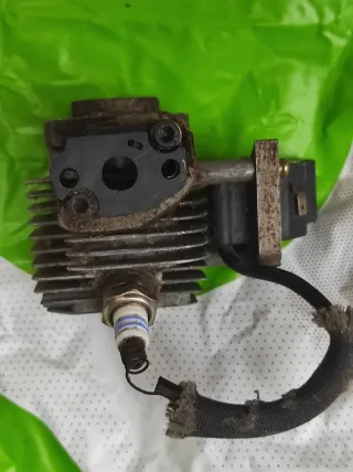 Bobina y conector para desbrozadora
