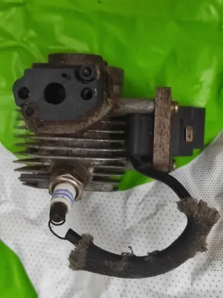 Bobina y conector para desbrozadora
