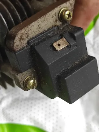 Bobina y conector para desbrozadora