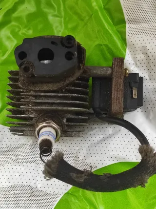 Bobina y conector para desbrozadora