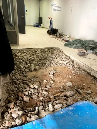 Demolición y saneamiento de área