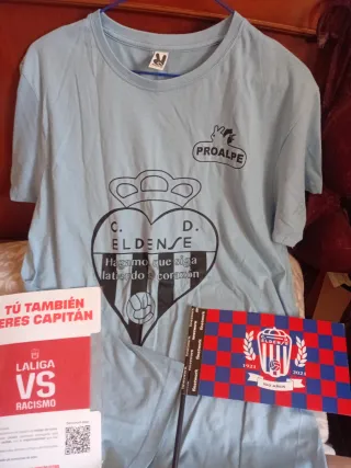 Lote C.D. Eldense: Camiseta y Accesorios
