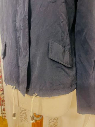 Gabardina ligera azul