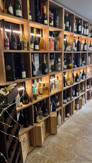 SE TRASPASA VINOTECA