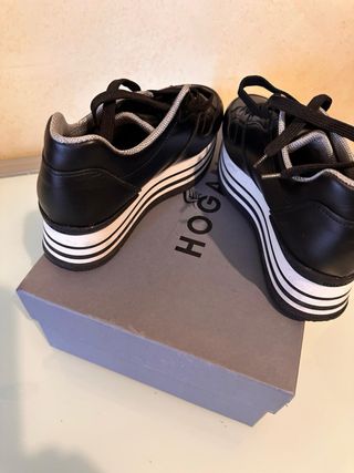 Scarpe Hogan donna 37.5 nere con borchie