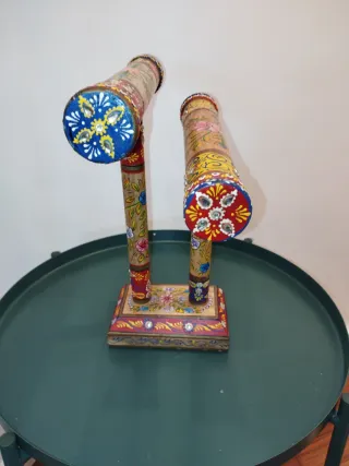 Expositor de bisutería pintado a mano