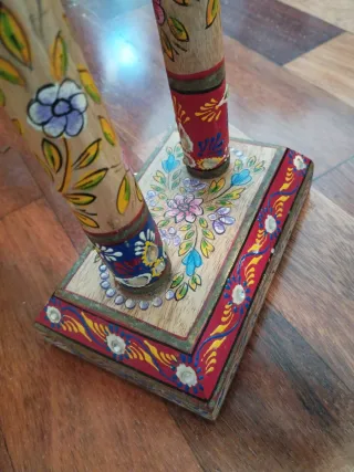 Expositor de bisutería pintado a mano