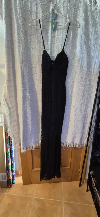 Precioso vestido de fiesta largo negro