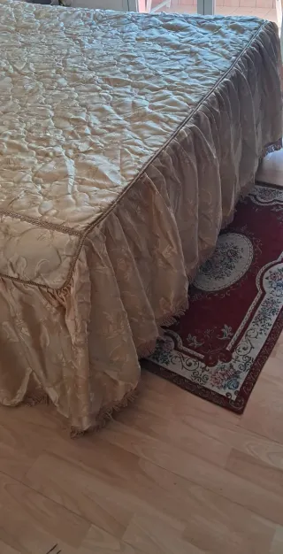 Trapunta matrimoniale con federe oro