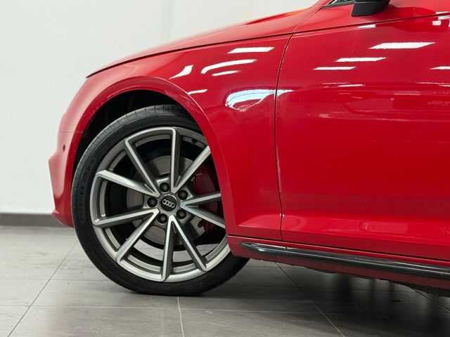 Audi A4 2.0 TDI quattro S tronic S line edition