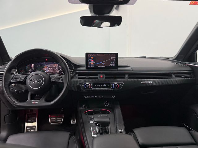 Audi A4 2.0 TDI quattro S tronic S line edition