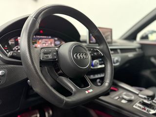 Audi A4 2.0 TDI quattro S tronic S line edition