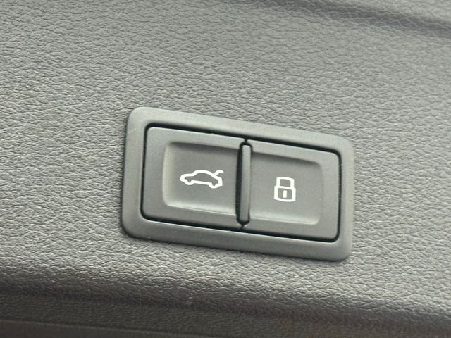 Audi A4 2.0 TDI quattro S tronic S line edition