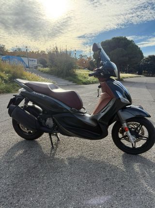 Piaggio Beverly 350cc Touring Sport