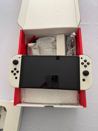 Nintendo Switch OLED Bianca