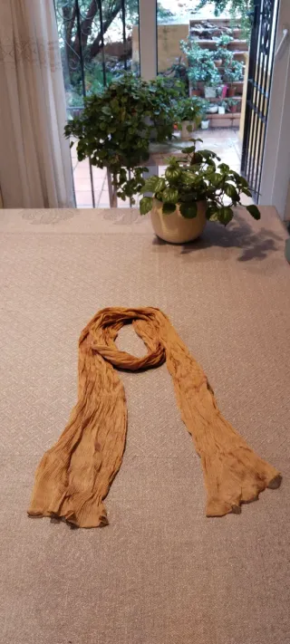 Sciarpa foulard da donna dorata