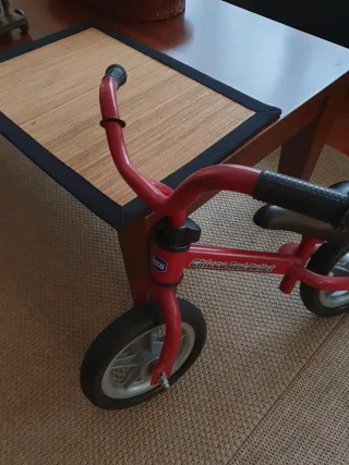 Bicicleta sin pedales Chicco Roja