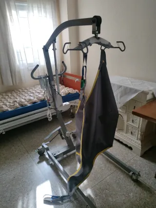 Grúa, cama y silla reclinable