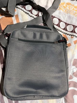 Bolso bandolera gris