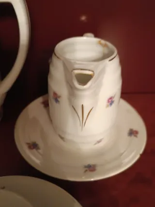 Set di caffè in porcellana antica con fiori