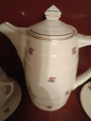 Set di caffè in porcellana antica con fiori