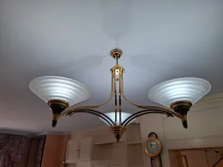 Mesa de comedor cristal y metal dorado