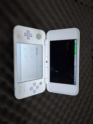 Nintendo new 2DS XL Morado y Blanco