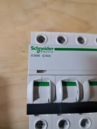 Magnetotermico Schneider 4P 63A