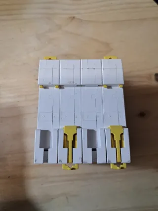 Magnetotermico Schneider 4P 63A