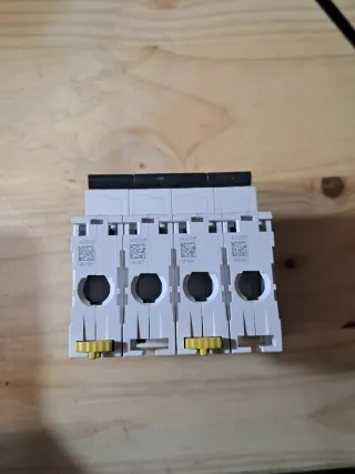 Magnetotermico Schneider 4P 63A