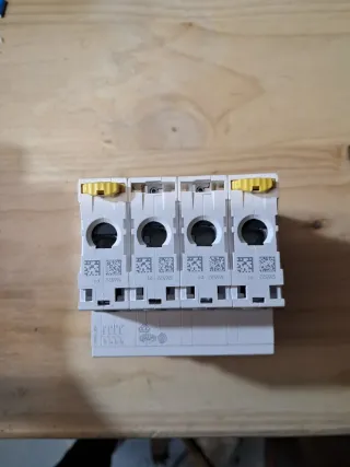 Magnetotermico Schneider 4P 63A