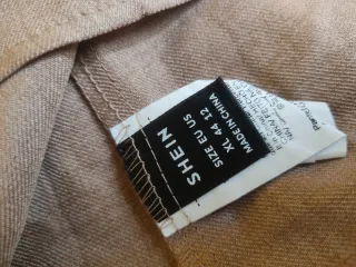 Blusa beige con crochet