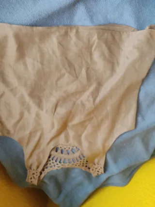 Blusa beige con crochet